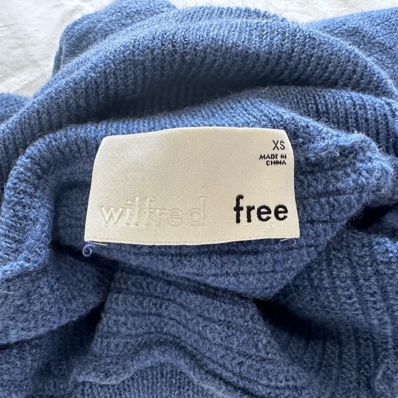Aritzia Wilfred Naomi Cropped Blue Turtleneck XS - Picture 3 of 4